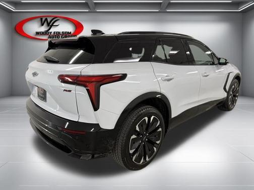 Polar White Tricoat 2026 Chevrolet Blazer RS