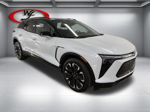 Polar White Tricoat 2026 Chevrolet Blazer RS