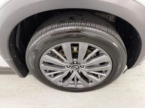 2024 Nissan Pathfinder SL FWD