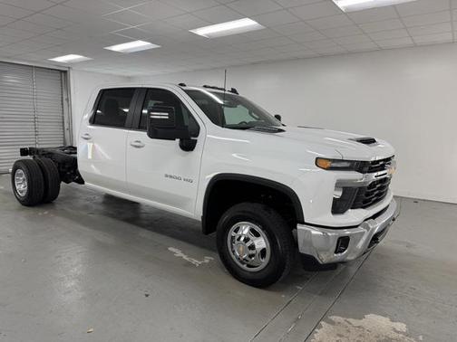 2026 Chevrolet Silverado 3500 LT