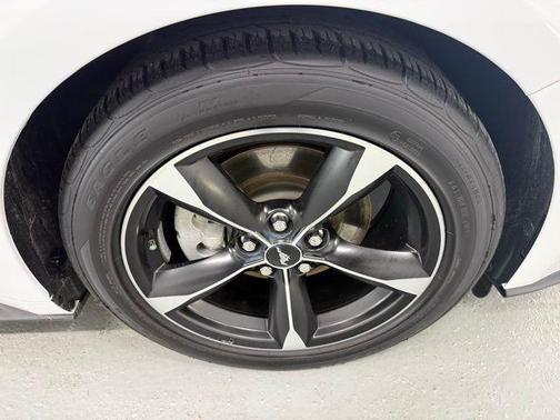 2022 Ford Mustang EcoBoost