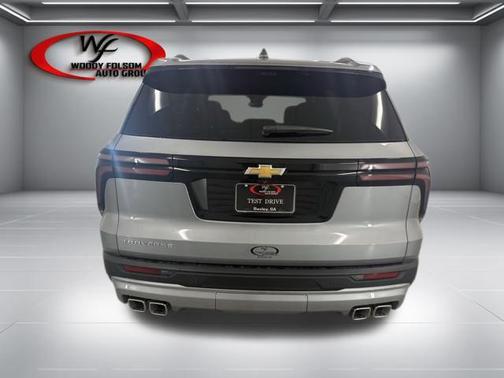 Sterling Gray Metallic 2026 Chevrolet Traverse LT