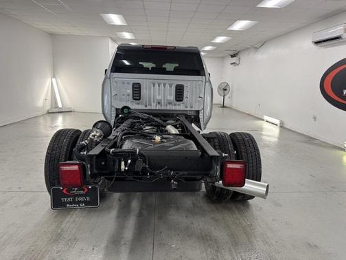 2026 GMC Sierra 3500 SLE