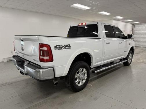 2022 RAM 2500 Laramie Crew Cab 4x4 6'4' Box