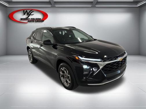 Mosaic Black Metallic 2026 Chevrolet Trax LT