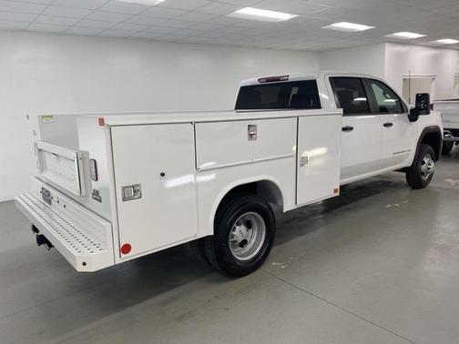 2025 GMC Sierra 3500 Base
