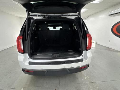 2023 GMC Yukon XL 4WD AT4