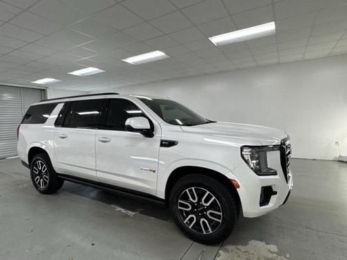 2023 GMC Yukon XL 4WD AT4