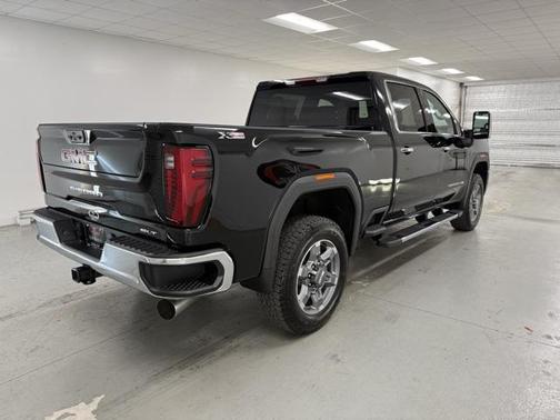 2025 GMC Sierra 2500 SLT