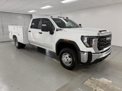 2025 GMC Sierra 3500 Base