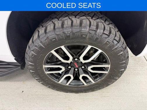 2024 GMC Yukon 4WD AT4