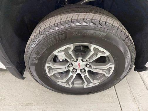 Summit White 2026 GMC Sierra 1500 SLE