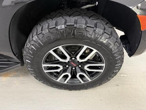 2024 GMC Yukon 4WD AT4