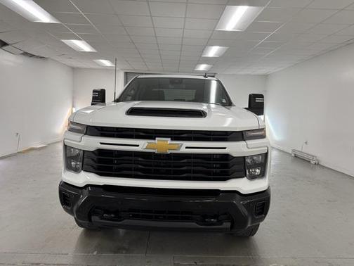 2026 Chevrolet Silverado 2500 Custom