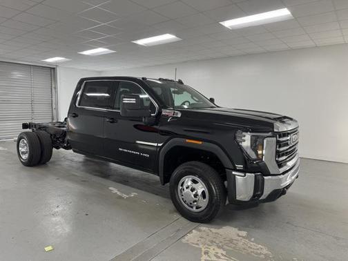 2026 GMC Sierra 3500 SLE