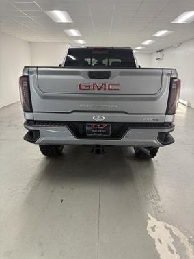 2025 GMC Sierra 2500 AT4
