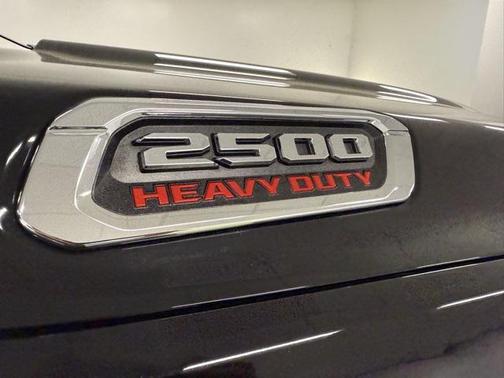 2020 RAM 2500 Tradesman Crew Cab 4X4 6'4' Box