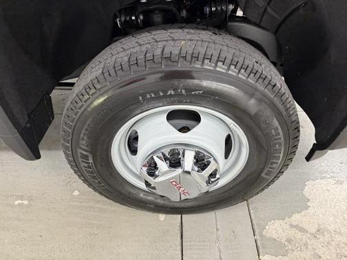 2026 GMC Sierra 3500 SLE