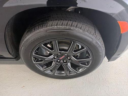 Onyx Black 2024 GMC Yukon Denali Ultimate