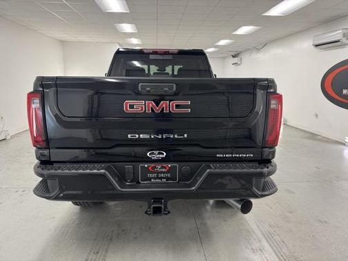 2025 GMC Sierra 2500 Denali