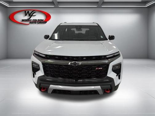 Polar White Tricoat 2026 Chevrolet Traverse AWD Z71