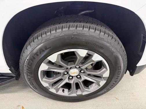 2025 Chevrolet Suburban LT