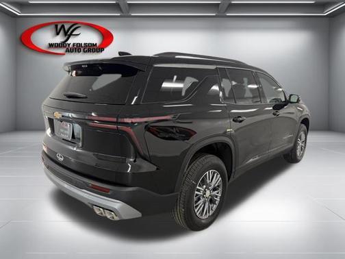 Mosaic Black Metallic 2026 Chevrolet Traverse LT