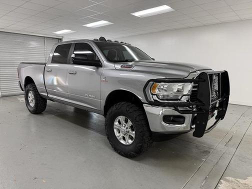 2020 RAM 2500 Big Horn Crew Cab 4X4 6'4' Box