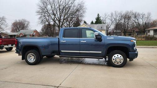 2025 Chevrolet Silverado 3500 High Country