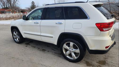 Stone White Clearcoat 2012 Jeep Grand Cherokee Overland