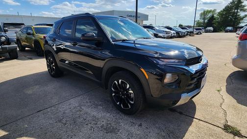 Mosaic Black Metallic 2022 Chevrolet Trailblazer LT