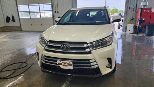 2019 Toyota Highlander Limited Platinum