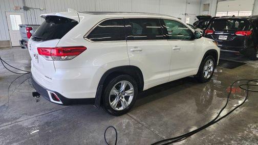 2019 Toyota Highlander Limited Platinum