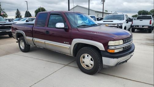 Dark Carmine Red Metallic 2002 Chevrolet Silverado 1500 LS Extended Cab