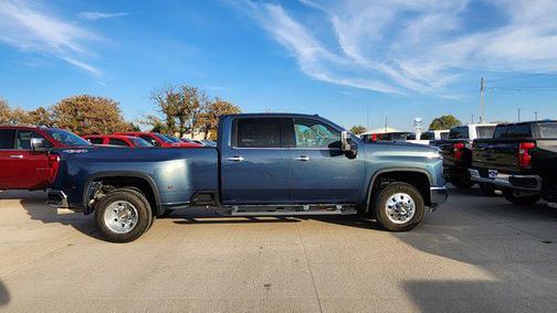 2025 Chevrolet Silverado 3500 LTZ