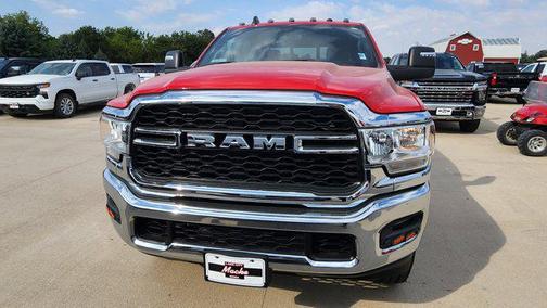 2023 RAM 2500 Tradesman Crew Cab 4x4 6'4' Box