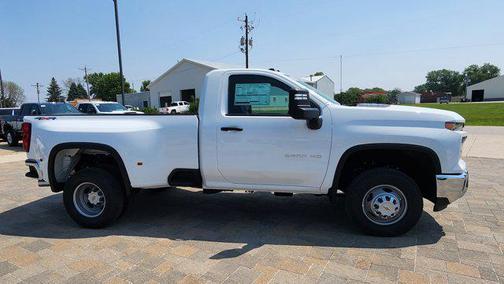 2025 Chevrolet Silverado 3500 WT