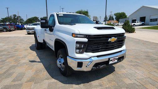 2025 Chevrolet Silverado 3500 WT