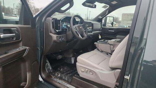 2025 Chevrolet Silverado 3500 LT