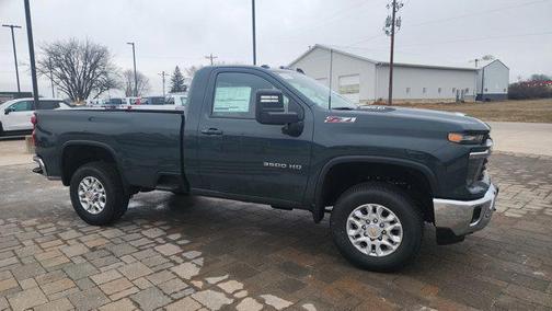 2025 Chevrolet Silverado 3500 LT