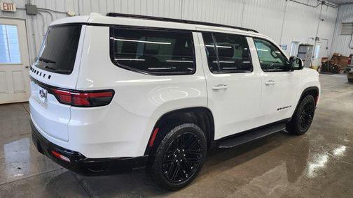 2022 Jeep Wagoneer Series III Carbide 4x4