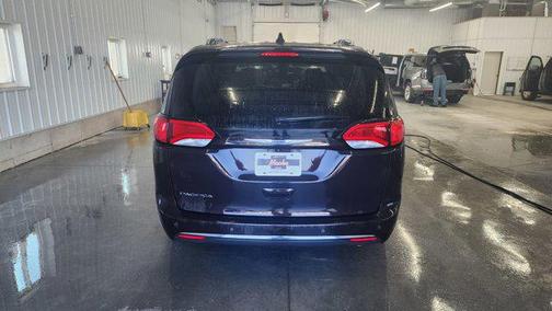 2018 Chrysler Pacifica Touring-L