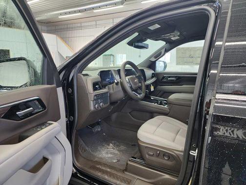 2025 Chevrolet Suburban LS