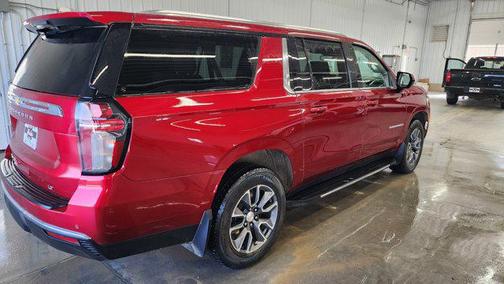 2024 Chevrolet Suburban LT