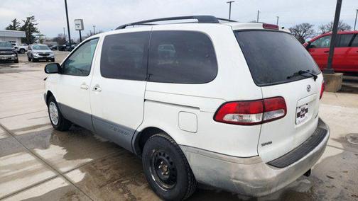 2002 Toyota Sienna LE