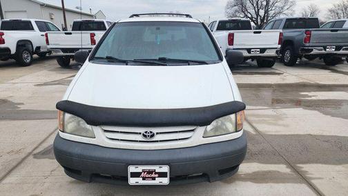 2002 Toyota Sienna LE