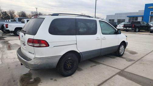 2002 Toyota Sienna LE