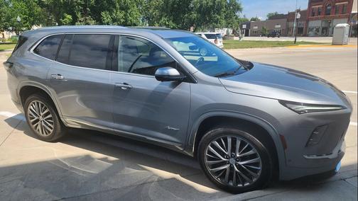 Moonstone Gray Metallic 2025 Buick Enclave Avenir