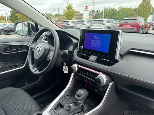 2025 Toyota RAV4 LE