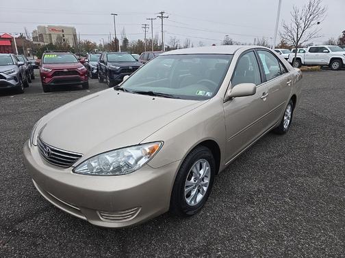 2005 Toyota Camry LE V6